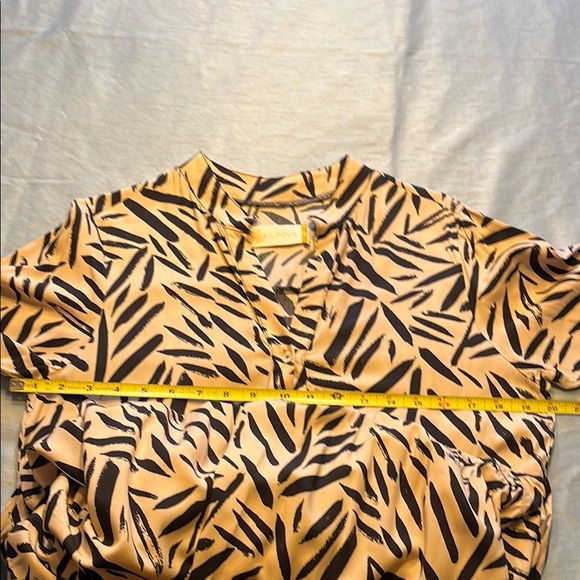 Junna Elegant And Pleasant Black and Cream Patterned Maxi Dress - Picture 6 of 7